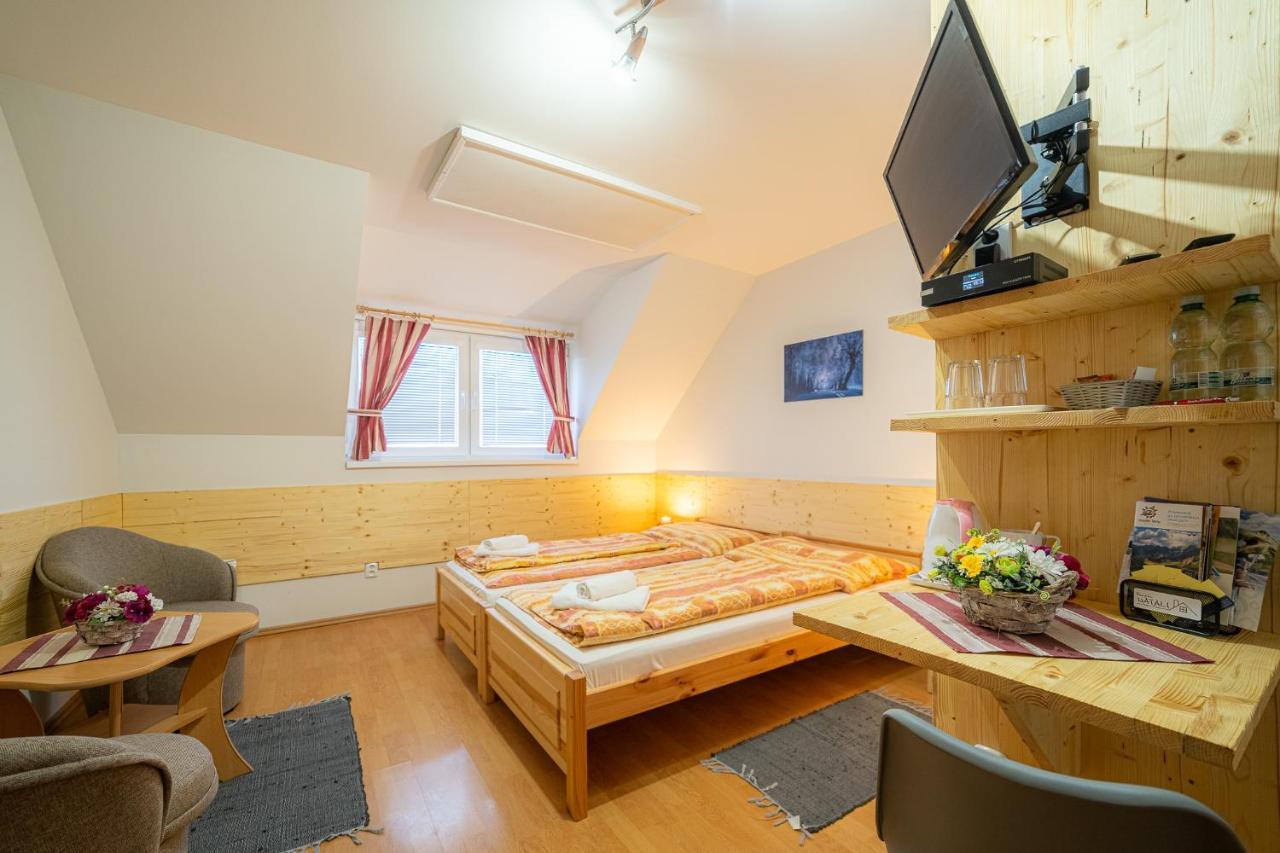 Penzion & Bar Natali Spissky Stvrtok ภายนอก รูปภาพ